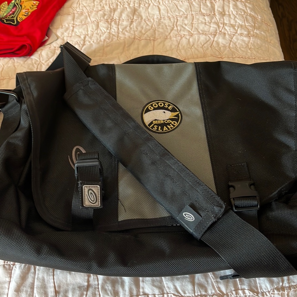 Goose island laptop bag- never used 🍻